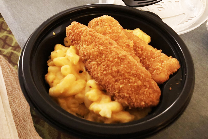 macaroni with the chicken strips macaroni with the chicken strips